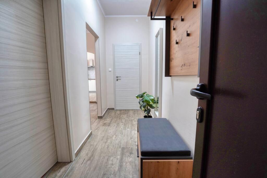 Cozy Modern Apartment Rijeka Exterior photo